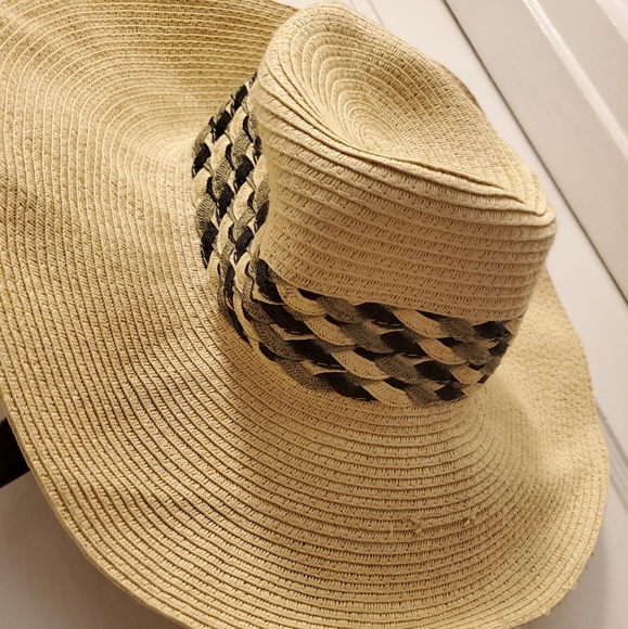 Sunhat - Picture 3 of 3